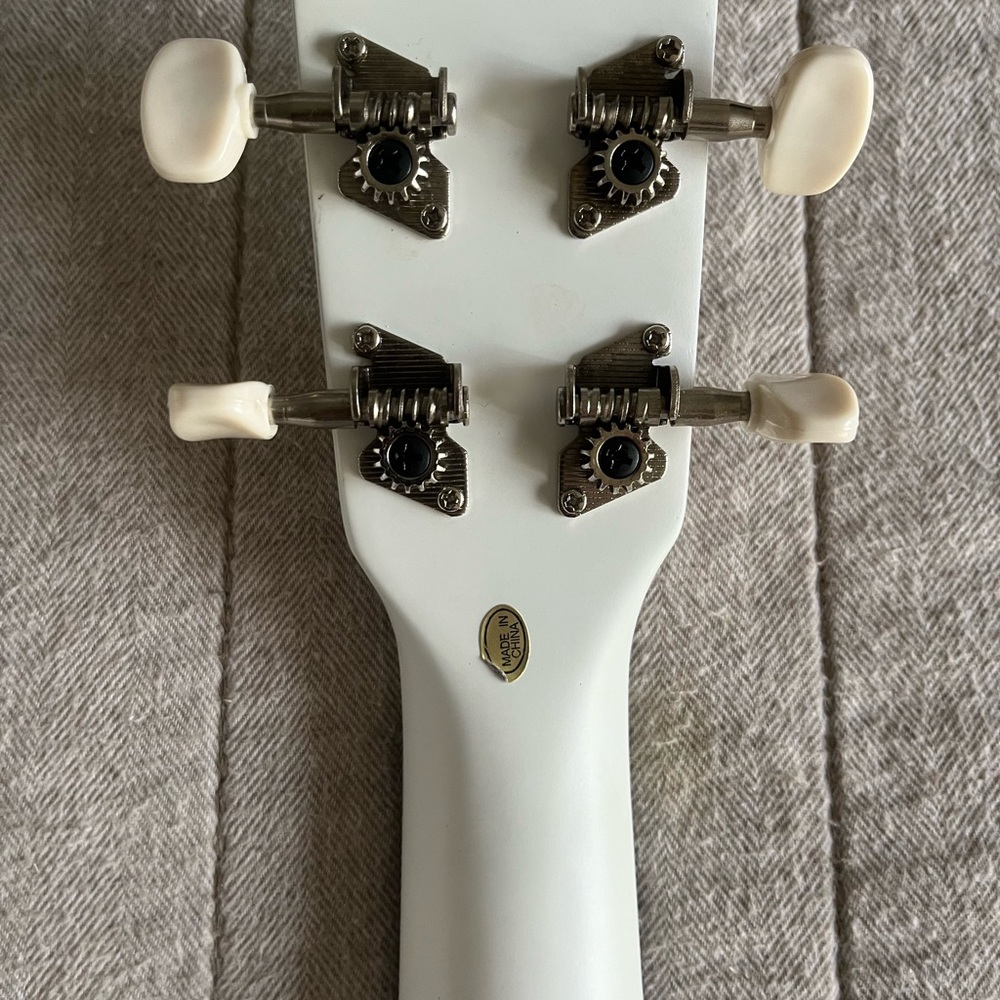 Ukulele. - Picture 6 of 7